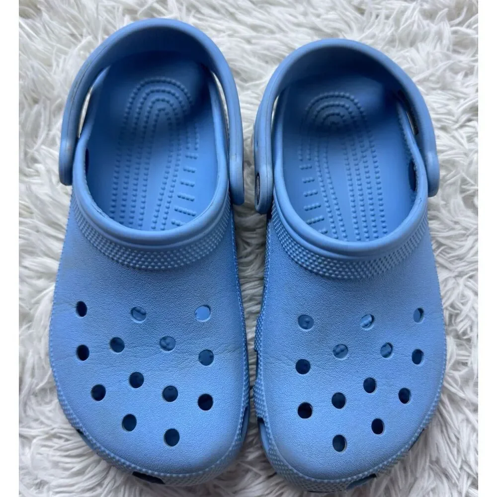 Unisex Light Blue Crocs Size M 5 W 7